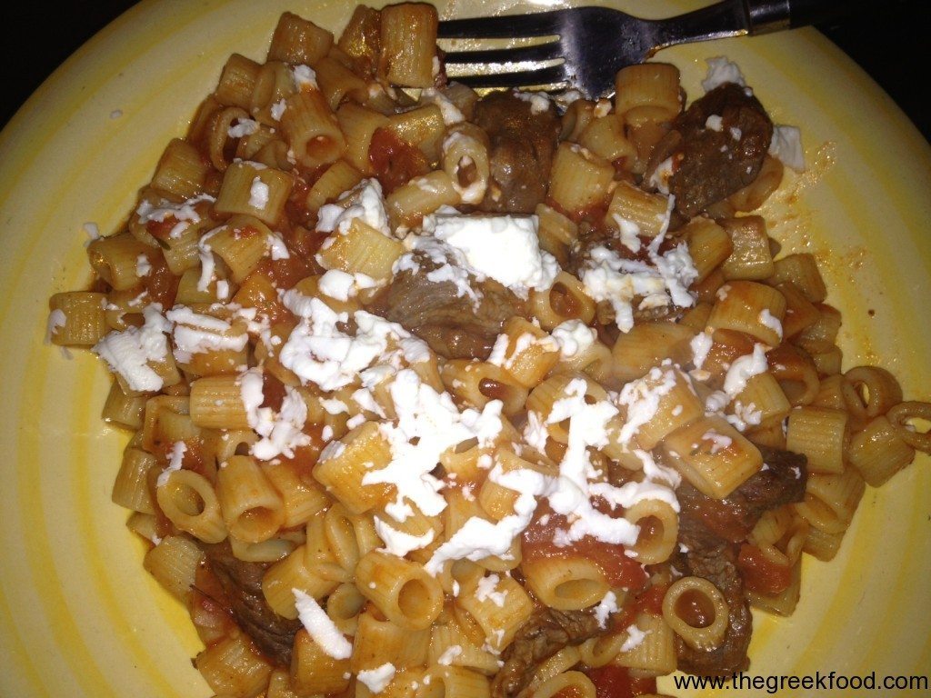 beef with red sauce and pasta