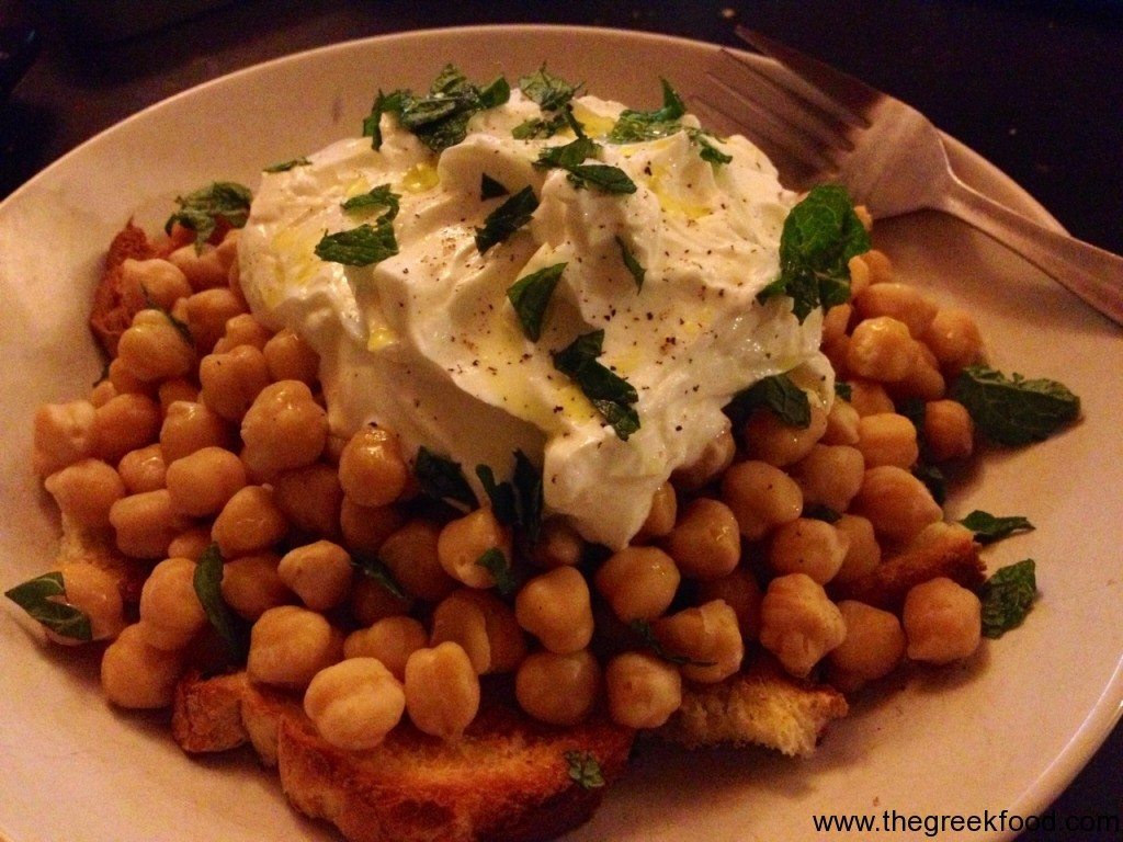 Chickpeas with Yogurt